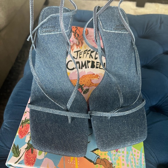 Denim Strap Kitten heels sandals - Picture 4 of 9